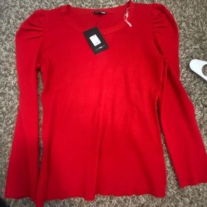 Red blouse / crew neck fashion nova